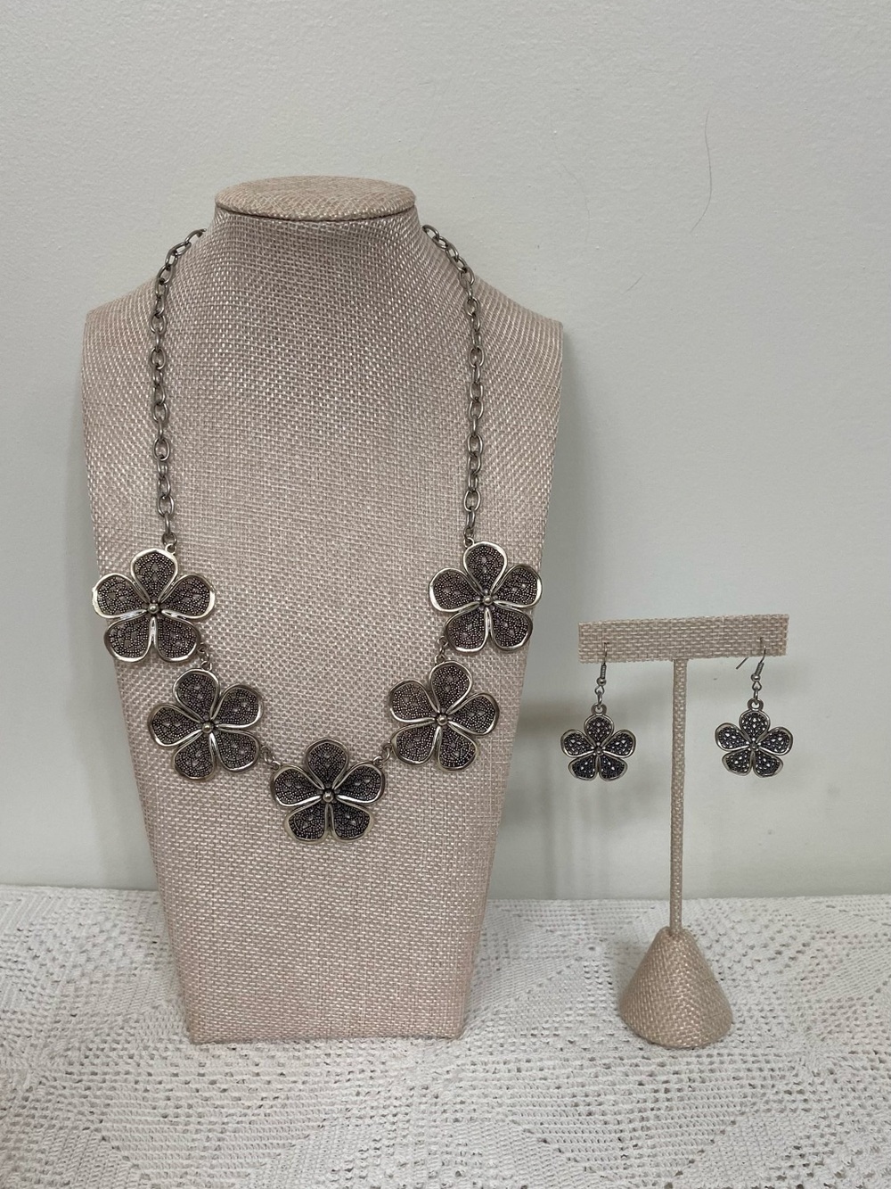 Silver Tone Filigree Flower Statement Necklace & Earrings Set Boho Floral